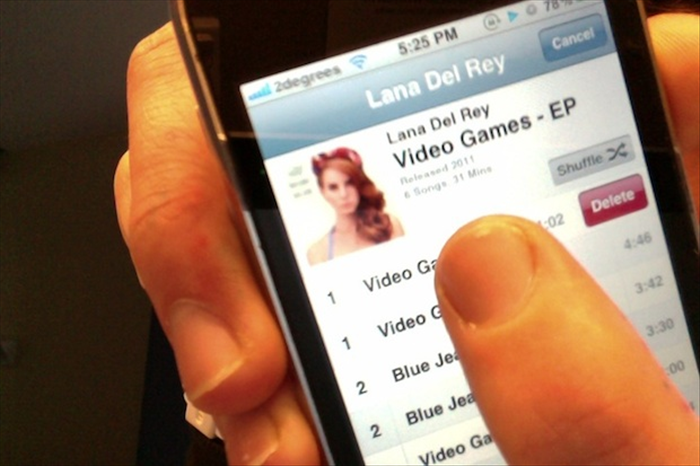 איך למחוק שירים ישירים מה- iPhone, iPad, או iPod touch