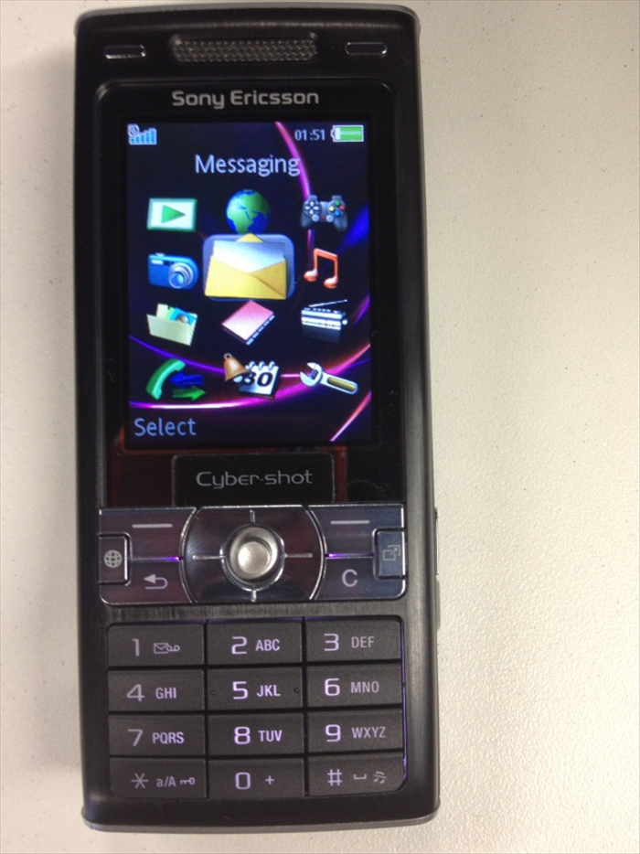 How to enable MMS messages on the Sony Ericsson K800i after changing cellular carrier to Golan Telecom