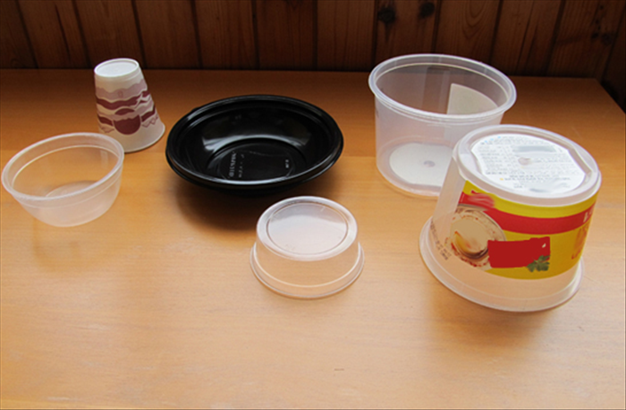 How to Make Paper Mache Vases from Newspaper and Plastic Containers
