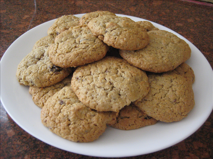 Delicious Chewy Oatmeal Raisin Cookies Recipe: A Step-by-Step Guide