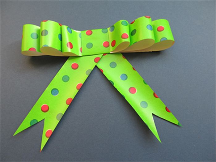 How to make a paper bow.