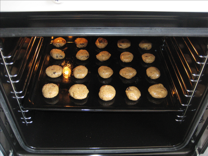 Delicious Chewy Oatmeal Raisin Cookies Recipe: A Step-by-Step Guide