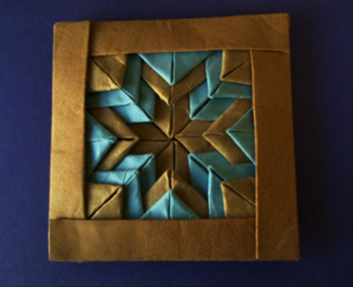 How to make a patchwork design with toilet paper rolls