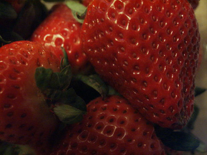 How to make a frozen dessert from strawberries