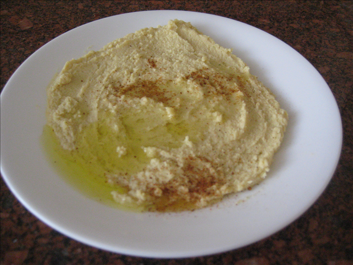 Easy Homemade Hummus Recipe: Make Your Own Creamy Dip