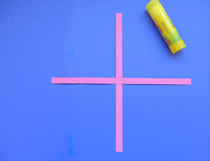 How to Make a Woven Paper Strips Decoration