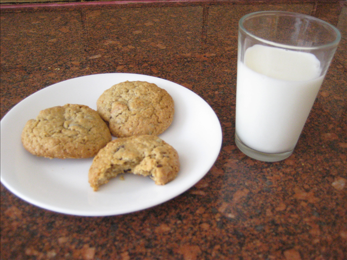 Delicious Chewy Oatmeal Raisin Cookies Recipe: A Step-by-Step Guide