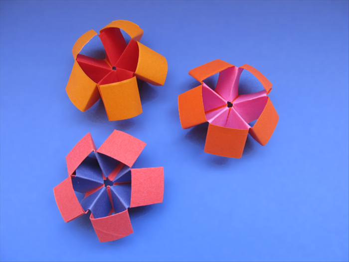 How to make a flower from 3D triangles