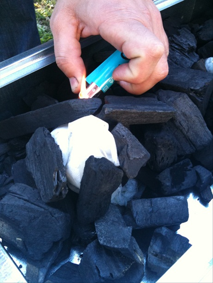 How to Light a Barbecue - The Easiest Way Without Lighter Fluid