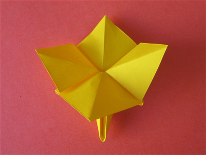 How to make a simple origami flower