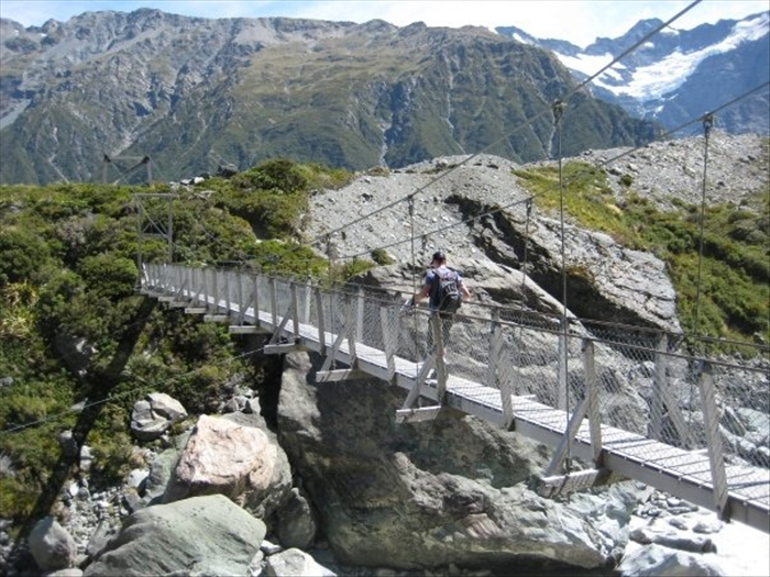 How to choose hiking shoes