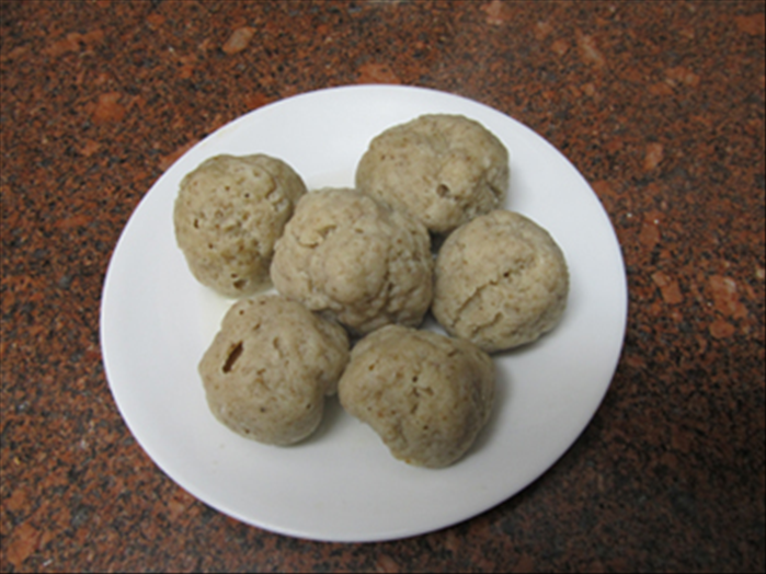 How to Make Fluffy Matzo Balls