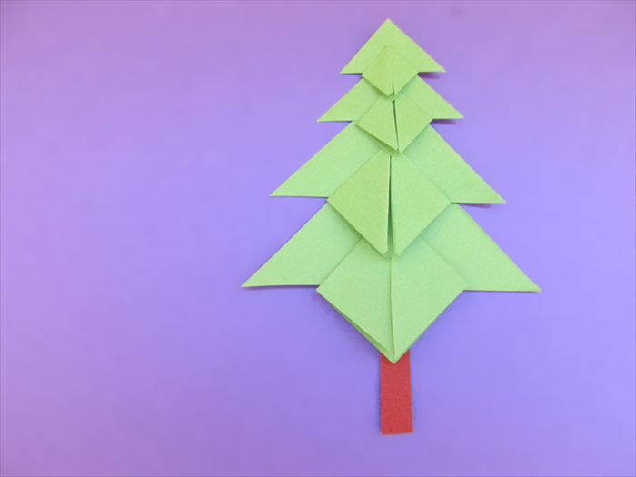 How to make a Christmas tree from paper squares – children’s crafts
